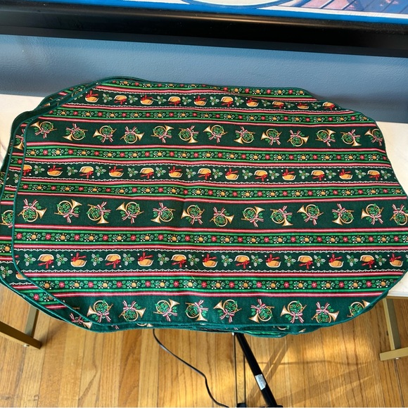 Christmas holiday French horns 6 placemats - Picture 1 of 10